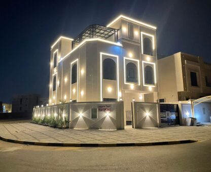 Ultra-Luxury Corner Villa | 7 Master Bedrooms